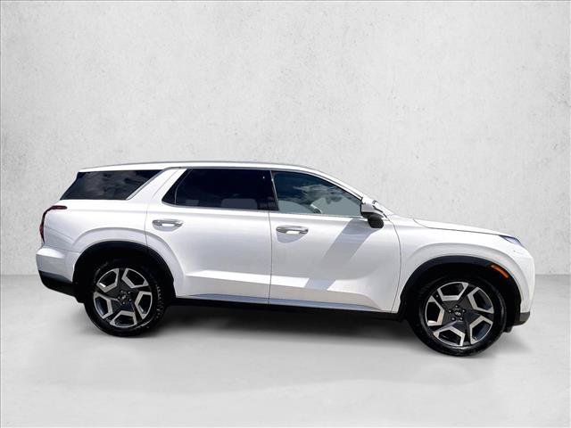 Used 2023 Hyundai Palisade SEL w/ Premium Package FWD image 5