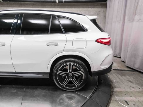 Used 2025 Mercedes-Benz GLC 350e 4MATIC image 8
