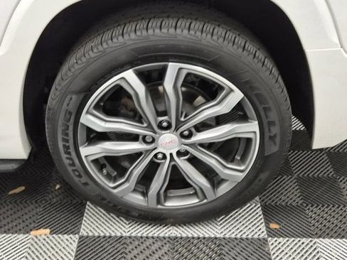 Used 2020 GMC Terrain Denali w/ Denali Premium Package FWD image 9
