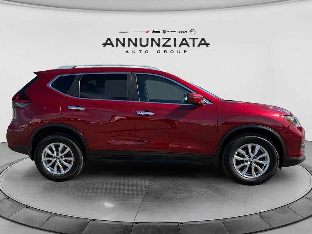 Used 2018 Nissan Rogue SV AWD/4WD image 6