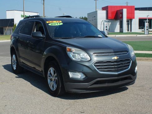 Used 2017 Chevrolet Equinox LT w/ Convenience Package FWD image 2