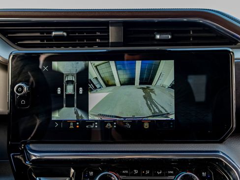 Used 2025 GMC Sierra 3500 Denali w/ Denali Reserve Package image 25