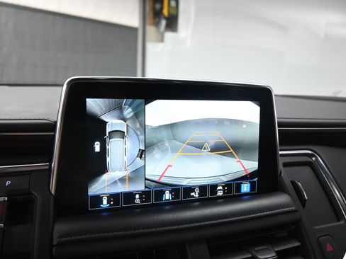 Used 2021 Chevrolet Tahoe Z71 w/ Luxury Package image 13