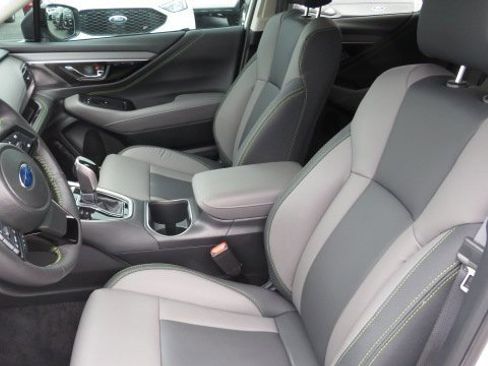 Used 2025 Subaru Outback Onyx Edition XT image 4