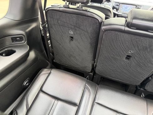 Used 2022 Jeep Wagoneer Series I w/ Premium Group I AWD/4WD image 14