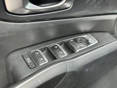 Used 2023 Kia Sorento S FWD image 16