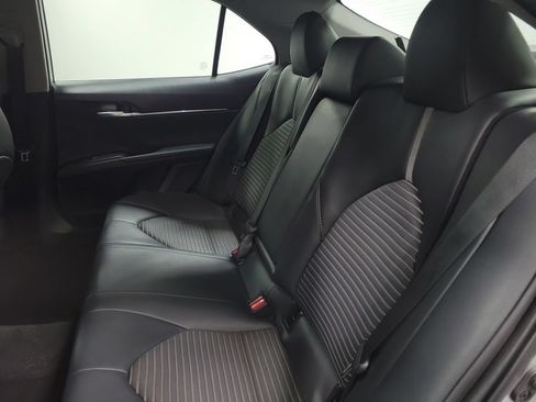 Used 2021 Toyota Camry SE FWD image 19