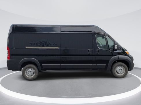 Used 2025 RAM ProMaster 2500 FWD image 4