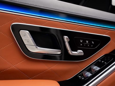 Used 2023 Mercedes-Benz S 580 4MATIC Sedan w/ 3D Technology Package image 52