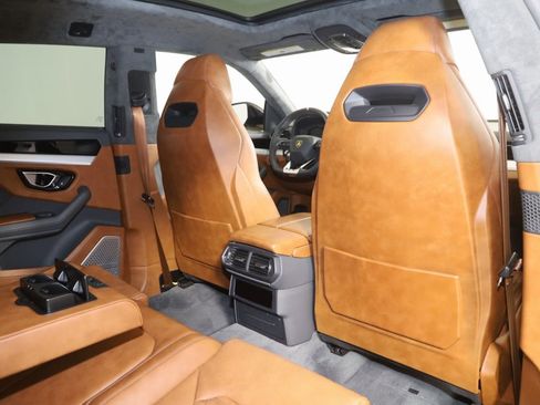 Used 2019 Lamborghini Urus image 19