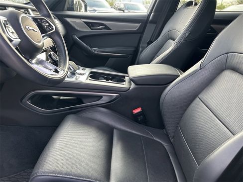 Used 2024 Jaguar F-PACE R-Dynamic S image 12
