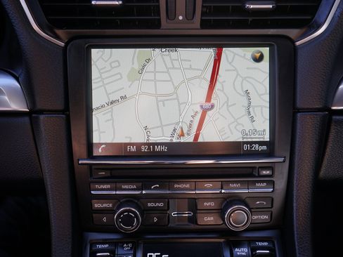 Used 2014 Porsche 911 Carrera image 21