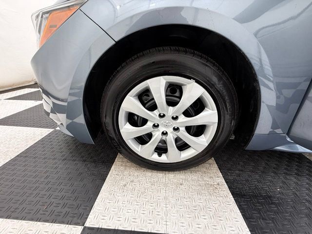 Used 2025 Toyota Corolla LE FWD image 9