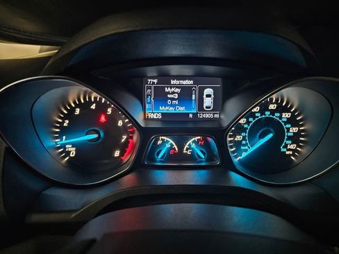 Used 2015 Ford Escape SE w/ Equipment Group 201A AWD/4WD image 32