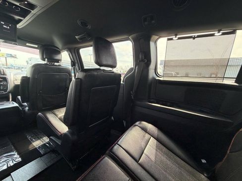 Used 2017 Dodge Grand Caravan GT image 38