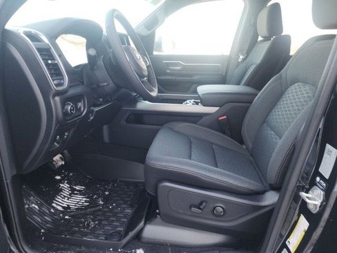 New 2026 RAM 1500 4x4 Crew Cab image 17