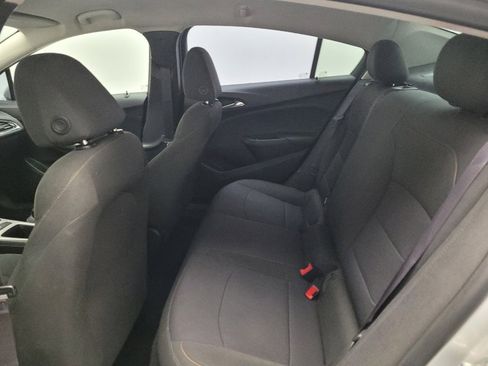 Used 2017 Chevrolet Cruze LS FWD image 18