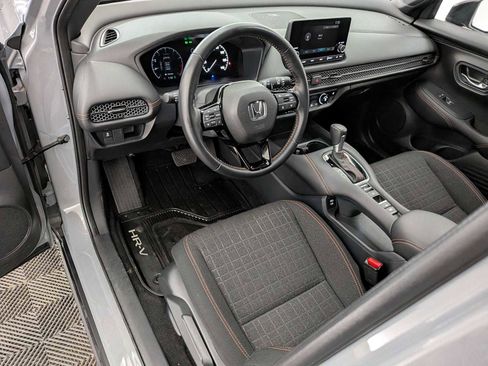Used 2025 Honda HR-V Sport image 2