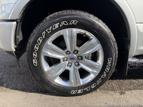 Used 2019 Ford F150 Platinum image 9