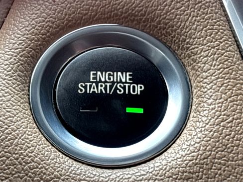 Used 2023 Chevrolet Traverse Premier image 7