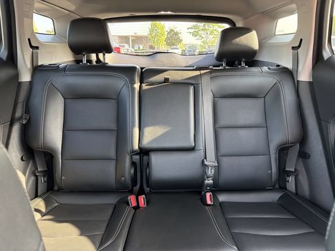 Used 2024 GMC Terrain SLT AWD/4WD image 29