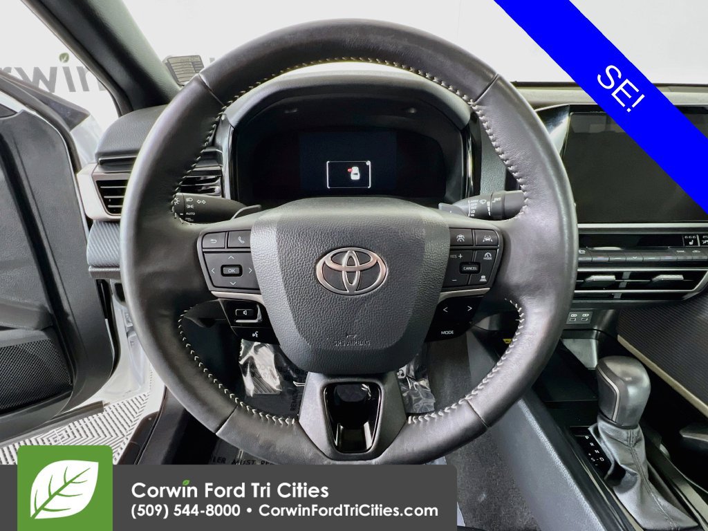 Used 2025 Toyota Camry SE w/ Convenience Package AWD/4WD image 7