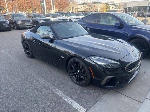 Used 2020 BMW Z4 M40i w/ Premium Package image 2