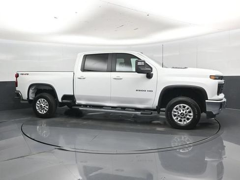 Used 2026 Chevrolet Silverado 2500 LT AWD/4WD image 2