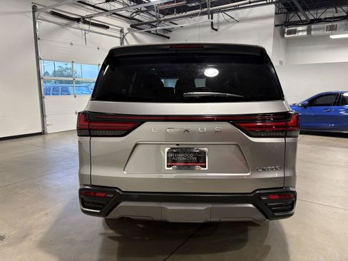 Used 2024 Lexus LX 600 4WD w/ Luxury Package image 4