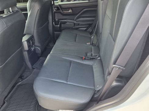 Certified 2025 Toyota 4Runner Limited AWD/4WD image 5