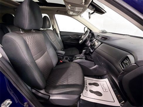 Used 2020 Nissan Rogue SV image 25