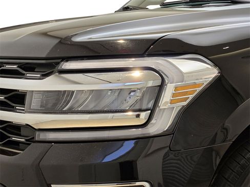 Used 2024 Ford Expedition Max Limited image 5