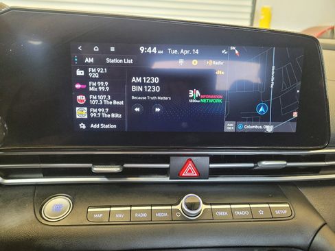 Used 2023 Hyundai Elantra SEL w/ Convenience Package image 25