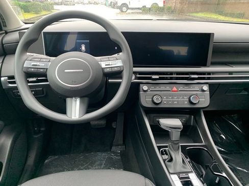 New 2026 Hyundai Tucson SE image 13