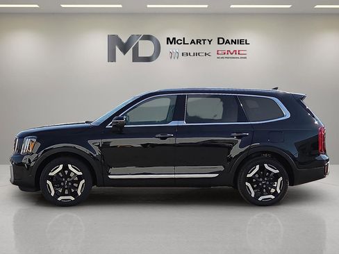 Used 2024 Kia Telluride S w/ S Sunroof Package image 3