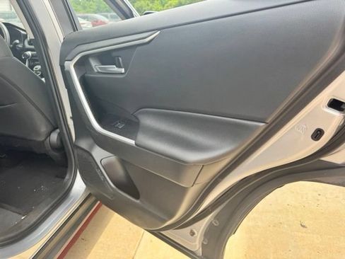 Used 2023 Toyota RAV4 XLE w/ Convenience Package FWD image 20