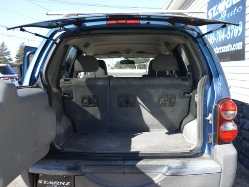 Used 2006 Jeep Liberty Sport image 9