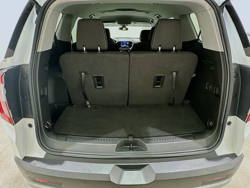 Certified 2023 GMC Acadia SLE FWD image 26