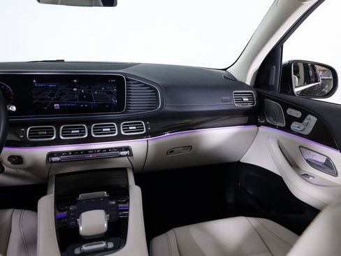 Used 2025 Mercedes-Benz GLS 450 4MATIC image 47