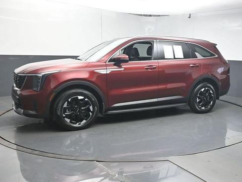 Used 2025 Kia Sorento S AWD/4WD image 4