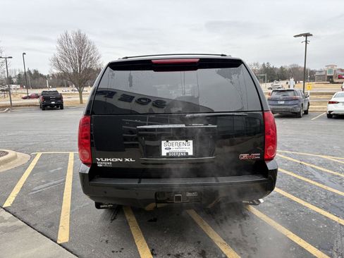 Used 2014 GMC Yukon XL SLT w/ SLT Chrome Package image 5