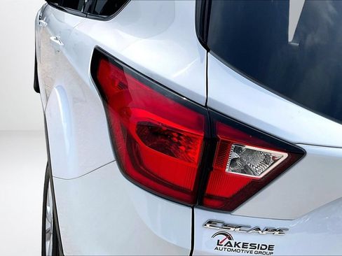 Used 2019 Ford Escape SE FWD image 23
