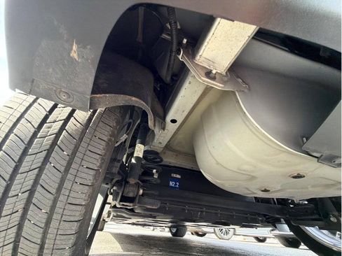Used 2019 Chevrolet Bolt Premier w/ Infotainment Package FWD image 39