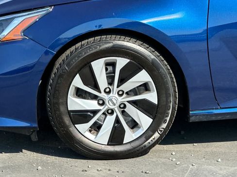 Used 2020 Nissan Altima 2.5 S FWD image 30