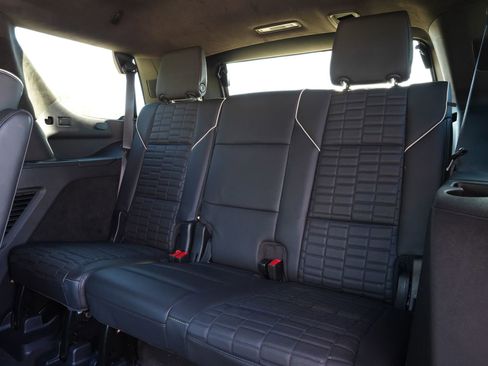 Used 2024 Cadillac Escalade Sport Platinum w/ LPO, ONYX Package image 21