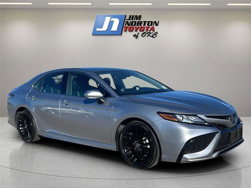 Used 2024 Toyota Camry XSE image 3
