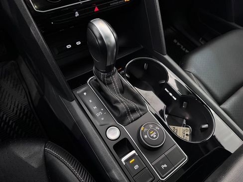 Used 2022 Volkswagen Atlas Cross Sport SEL image 24