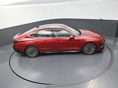 Used 2025 Hyundai Sonata Limited FWD image 30