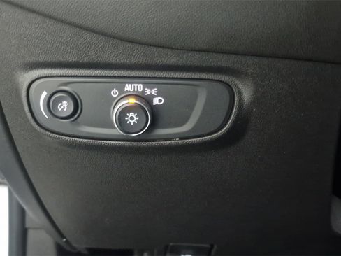 Used 2022 Chevrolet Equinox LT w/ LPO, Floor Liner Package image 22