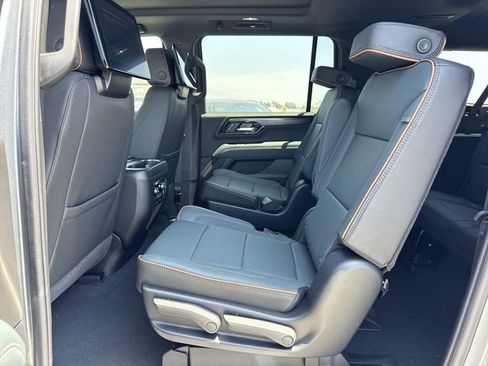 New 2026 GMC Yukon XL AT4 w/ AT4 Premium Plus Package AWD/4WD image 24